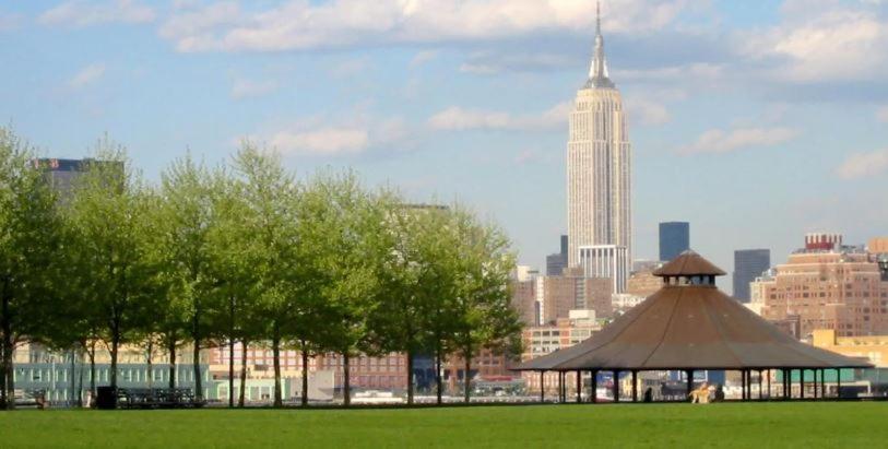 Chic Penthouse 15 Minutes From Nyc - Bus Stop At Doorstep Hoboken Exteriör bild