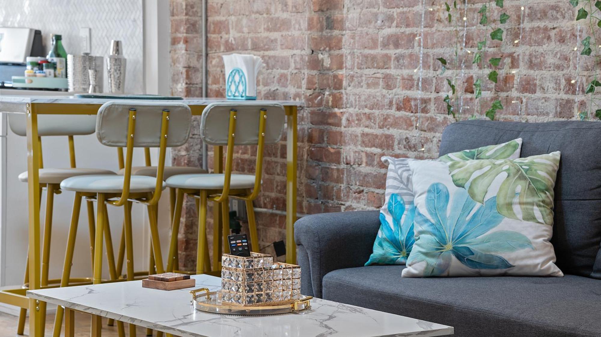 Chic Penthouse 15 Minutes From Nyc - Bus Stop At Doorstep Hoboken Exteriör bild