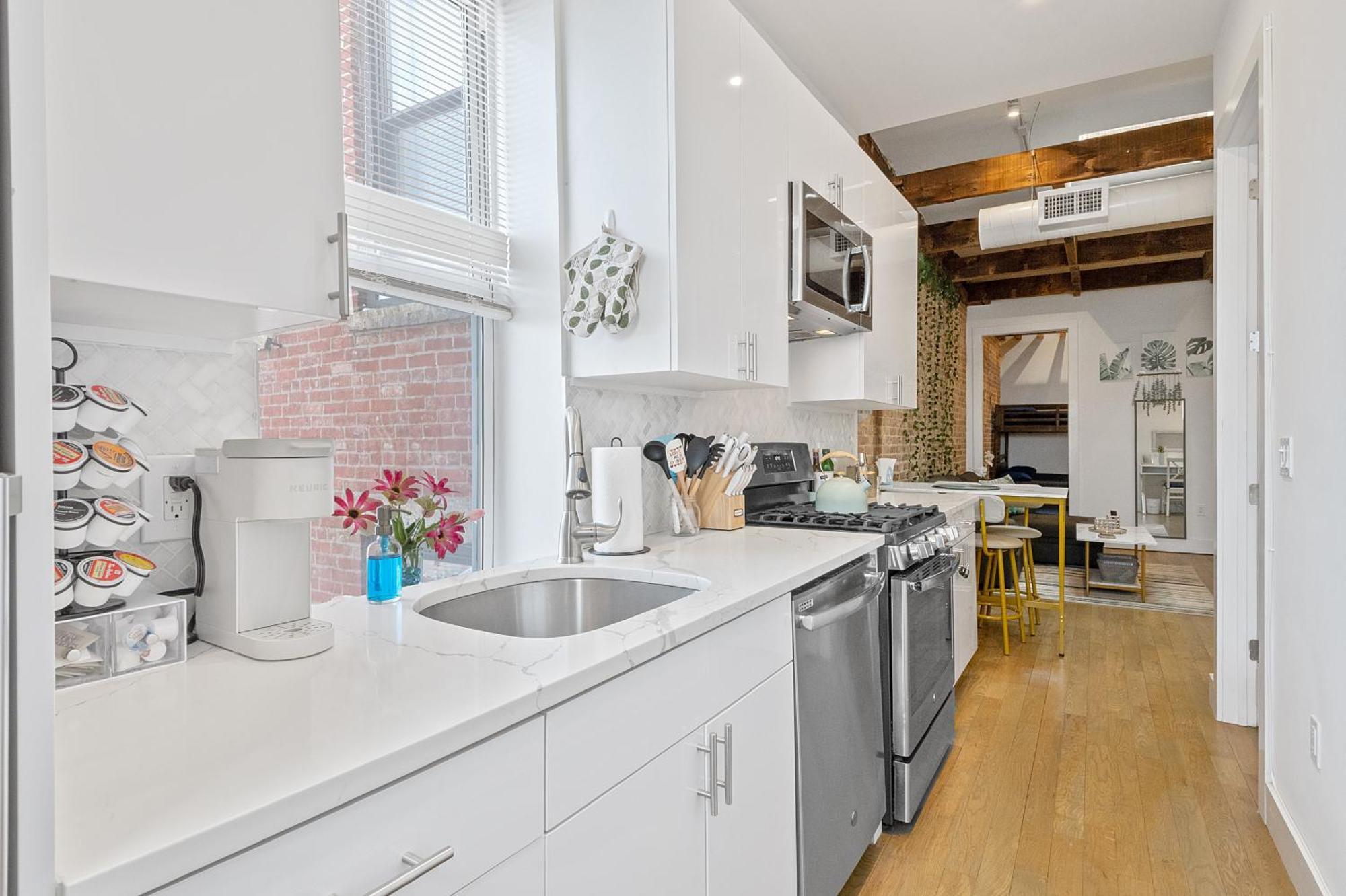 Chic Penthouse 15 Minutes From Nyc - Bus Stop At Doorstep Hoboken Exteriör bild
